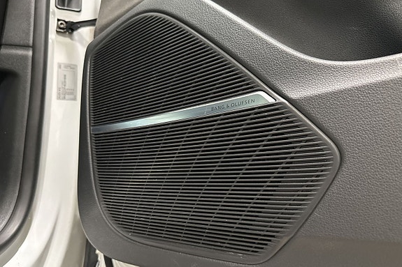 Audi RS Q8 20 of 30