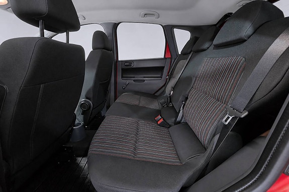 Mitsubishi Colt 18 of 18