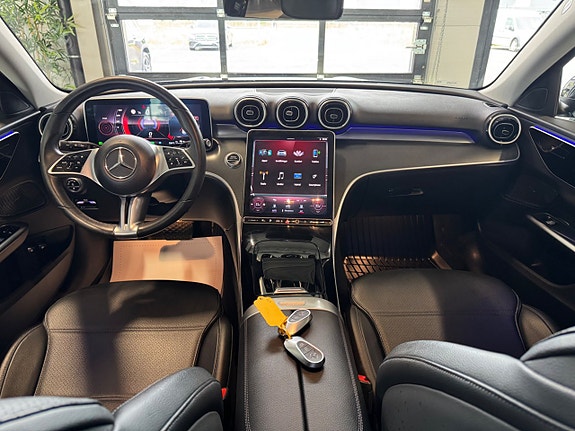 Mercedes-Benz C300 14 of 23