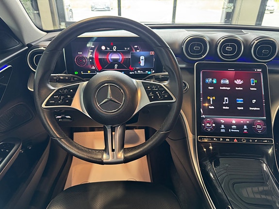 Mercedes-Benz C300 15 of 23