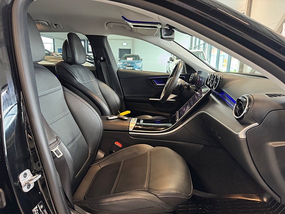 Mercedes-Benz C300 13 of 23