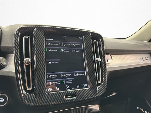 Volvo XC40 23 of 30
