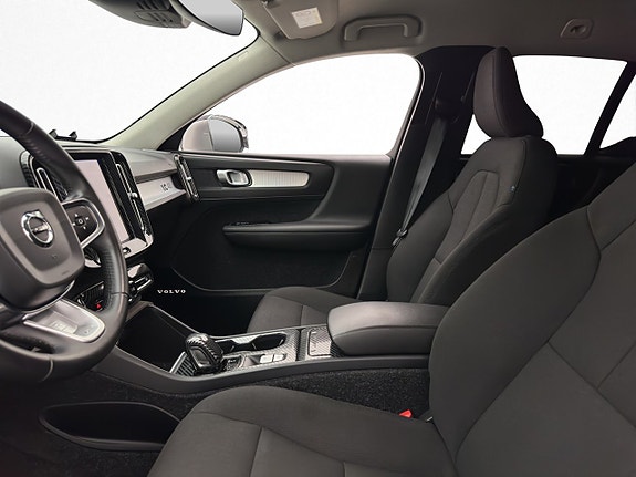 Volvo XC40 11 of 30