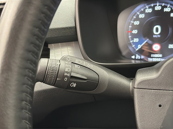 Volvo XC40 17 of 30