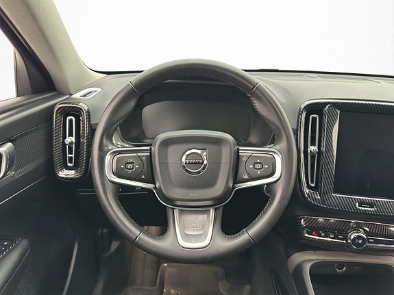 Volvo XC40 13 of 30