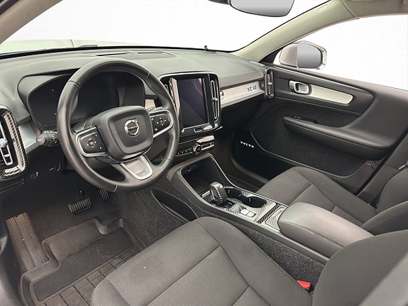 Volvo XC40 10 of 30
