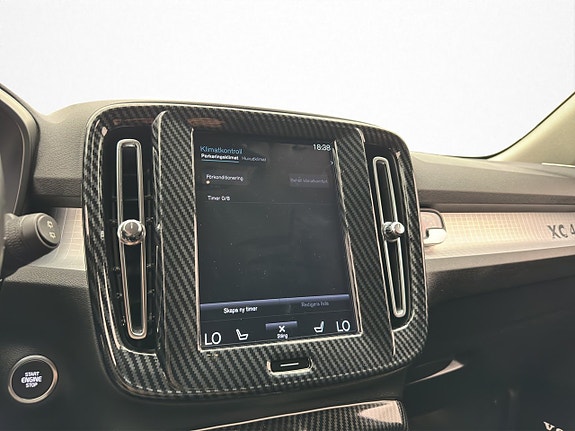 Volvo XC40 25 of 30