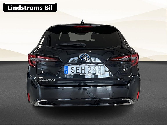 Toyota Corolla 8 of 19