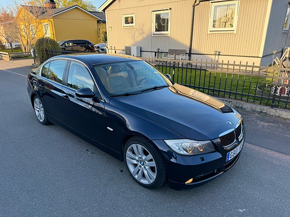 BMW 325d 2 of 5