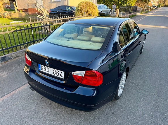 BMW 325d 3 of 5