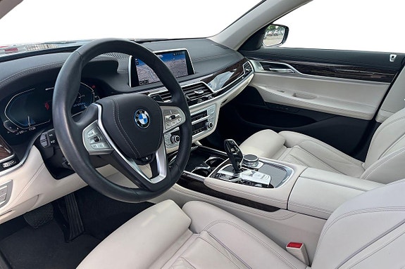 BMW 745Le 10 of 30