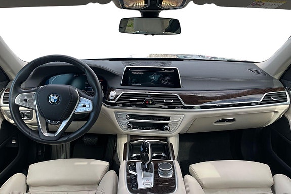 BMW 745Le 11 of 30