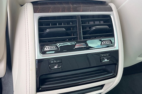BMW 745Le 30 of 30