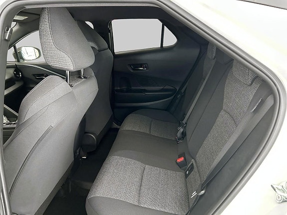 Toyota C-HR 11 of 19