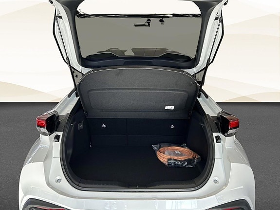 Toyota C-HR 13 of 19