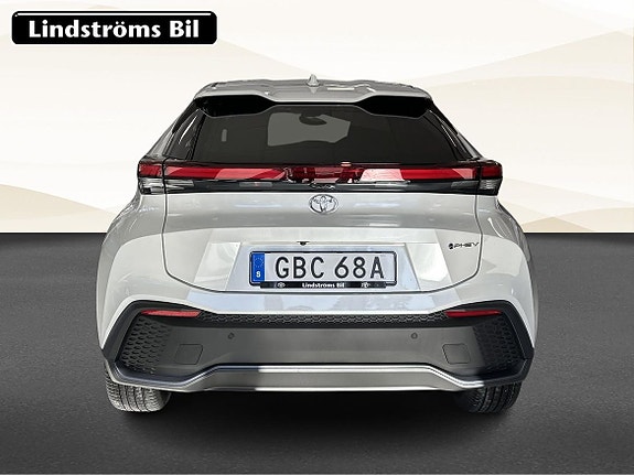 Toyota C-HR 8 of 19