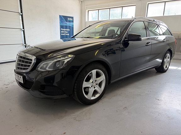 Mercedes-Benz E220 2 of 5