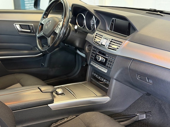 Mercedes-Benz E220 13 of 15