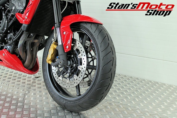 Triumph Street Triple R 675 Låga mil 6 of 16