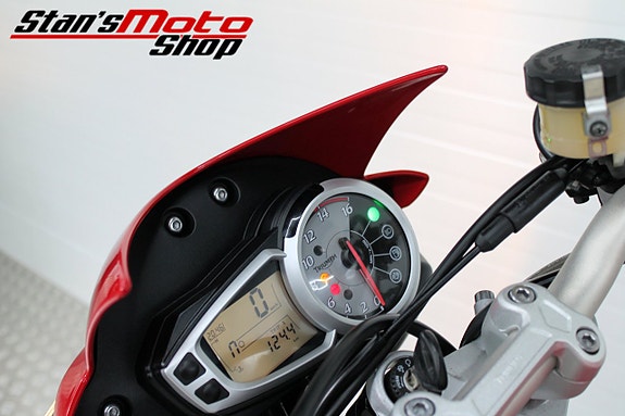 Triumph Street Triple R 675 Låga mil 16 of 16