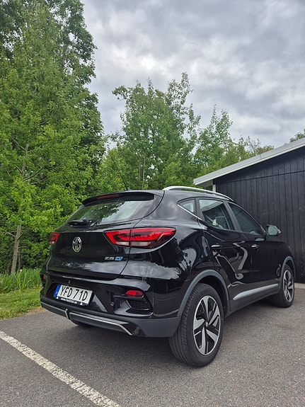 MG ZS EV 2 of 3