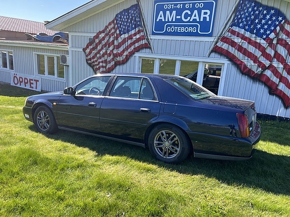 Cadillac Deville 2 of 12