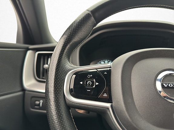 Volvo XC60 18 of 30