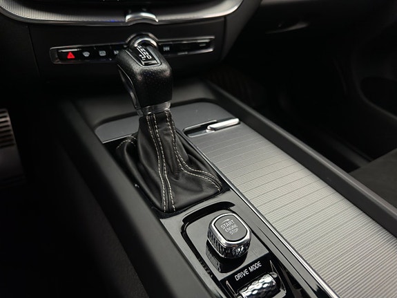 Volvo XC60 27 of 30
