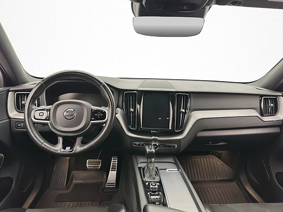 Volvo XC60 13 of 30