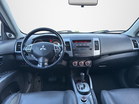 Mitsubishi Outlander 12 of 30