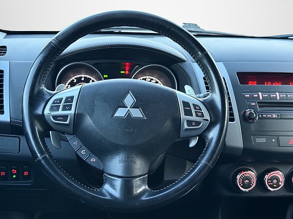 Mitsubishi Outlander 13 of 30