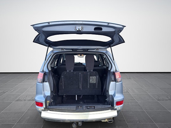 Mitsubishi Outlander 18 of 30