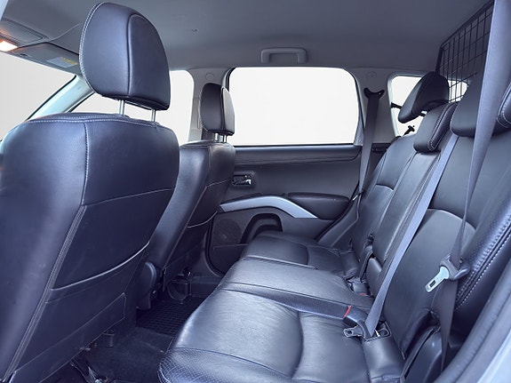 Mitsubishi Outlander 16 of 30