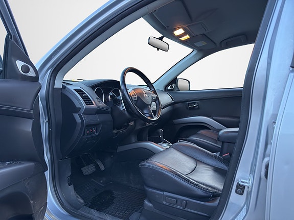 Mitsubishi Outlander 10 of 30