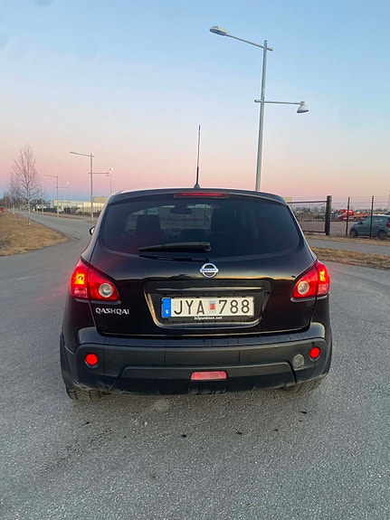 Nissan Qashqai 2 of 5