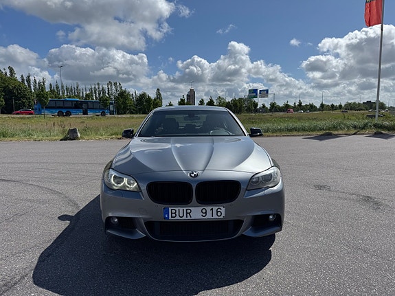BMW 520d 2 of 5