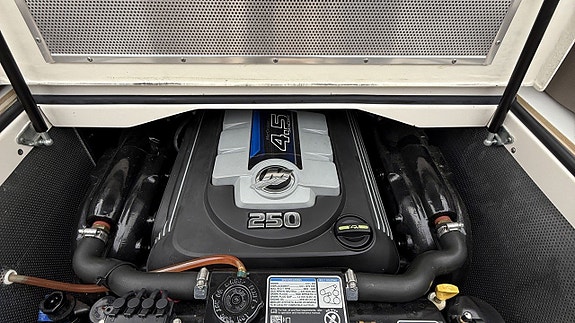 Aquador 24 DC / Mercruiser 4,5 V6 DTS - 18 18 of 18