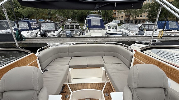 Aquador 24 DC / Mercruiser 4,5 V6 DTS - 18 5 of 5