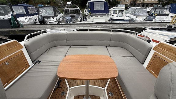 Aquador 24 DC / Mercruiser 4,5 V6 DTS - 18 6 of 18