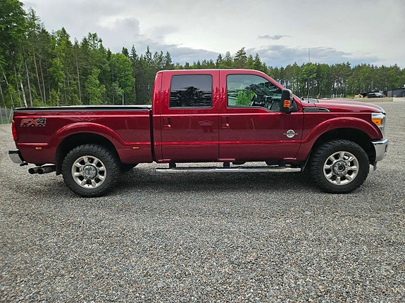 Ford F-250 3 of 5