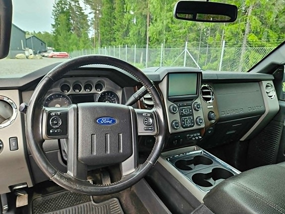 Ford F-250 10 of 12