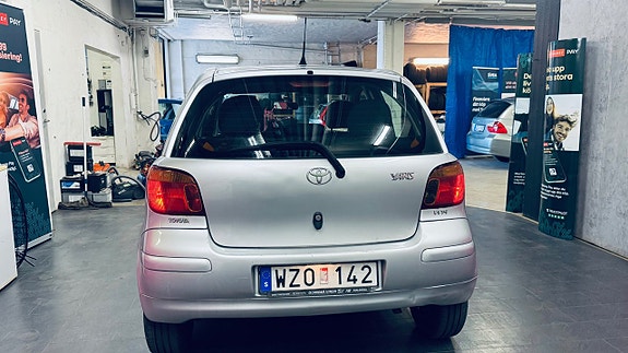 Toyota Yaris 6 of 16