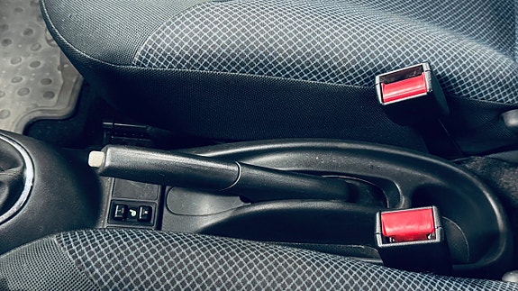 Toyota Yaris 15 of 16