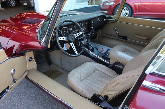 Jaguar E-TYPE 2 of 5