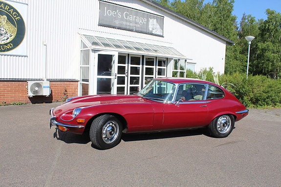 Jaguar E-TYPE 3 of 5