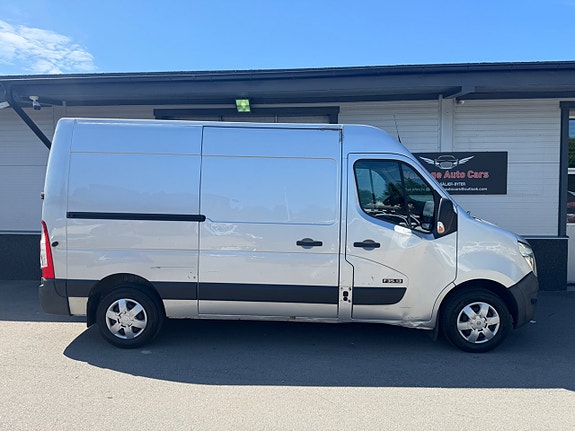 Nissan NV400 5 of 5