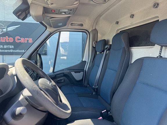 Nissan NV400 6 of 7