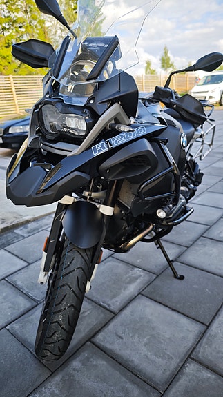 BMW R 1200 GSA 2 of 5