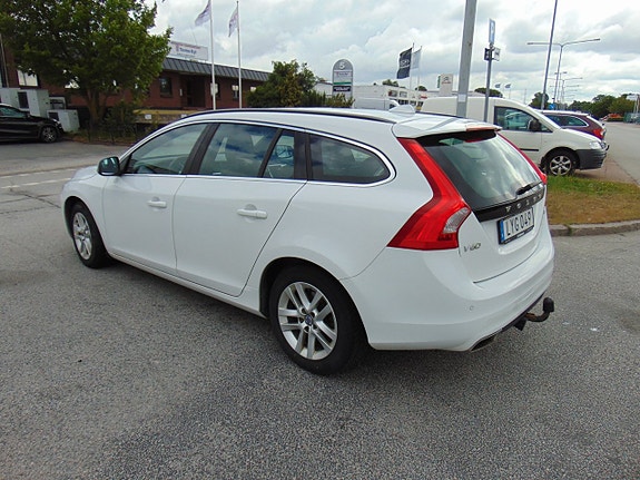 Volvo V60 4 of 5