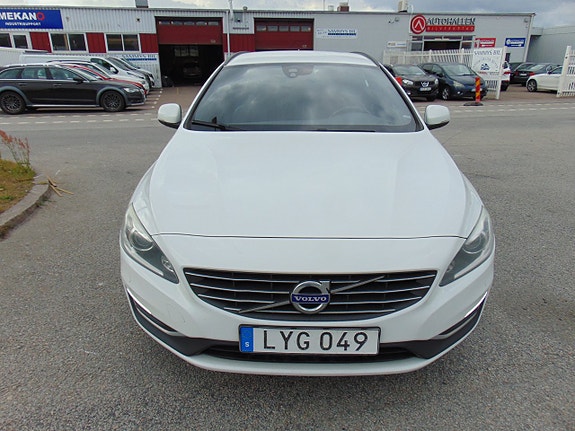 Volvo V60 3 of 5